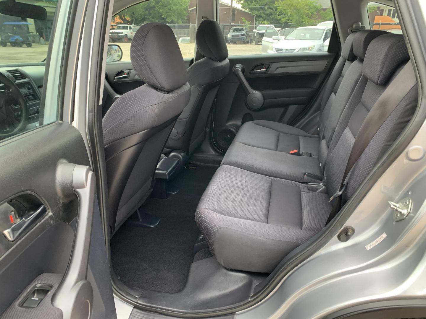 2008 Silver Honda CR-V LX 2WD AT (3CZRE38398G) with an 2.4L L4 DOHC 16V engine, Automatic transmission, located at 1830 North Belt Line Road, Irving, TX, 75061, (469) 524-0199, 32.834373, -96.993584 - Photo#8