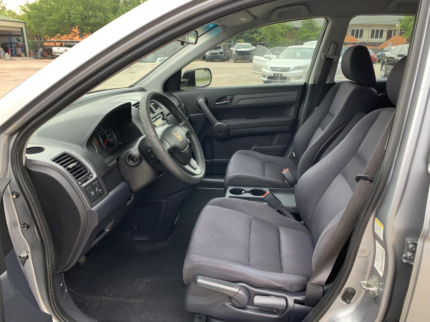 2008 Silver Honda CR-V LX 2WD AT (3CZRE38398G) with an 2.4L L4 DOHC 16V engine, Automatic transmission, located at 1830 North Belt Line Road, Irving, TX, 75061, (469) 524-0199, 32.834373, -96.993584 - Photo#9