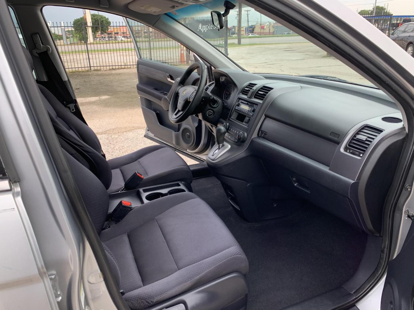2008 Silver Honda CR-V LX 2WD AT (3CZRE38398G) with an 2.4L L4 DOHC 16V engine, Automatic transmission, located at 1830 North Belt Line Road, Irving, TX, 75061, (469) 524-0199, 32.834373, -96.993584 - Photo#11