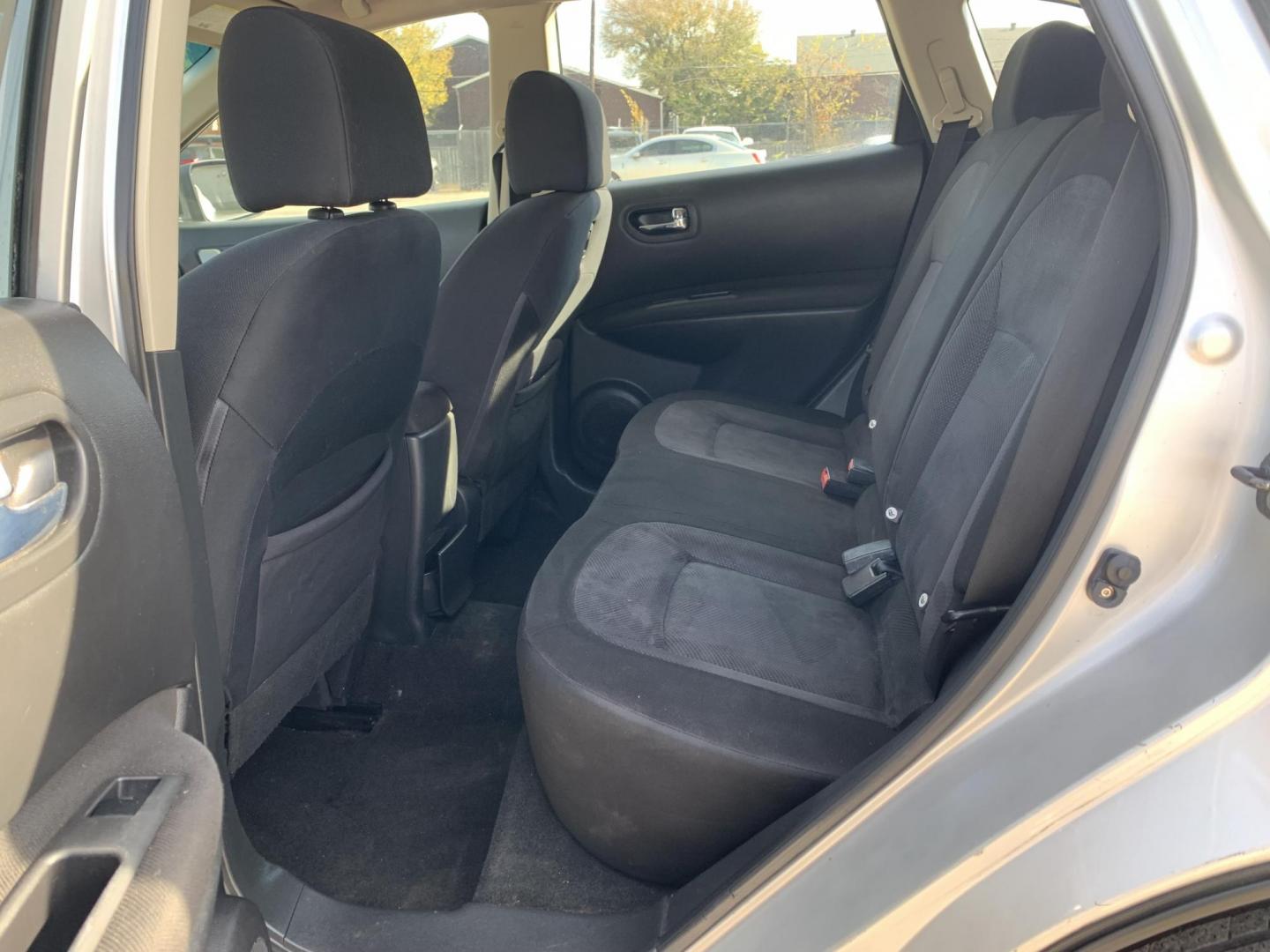 2012 Silver Nissan Rogue S FWD Krom Edition (JN8AS5MT6CW) with an 2.5L L4 DOHC 16V engine, Automatic transmission, located at 1830 North Belt Line Road, Irving, TX, 75061, (469) 524-0199, 32.834373, -96.993584 - Photo#10