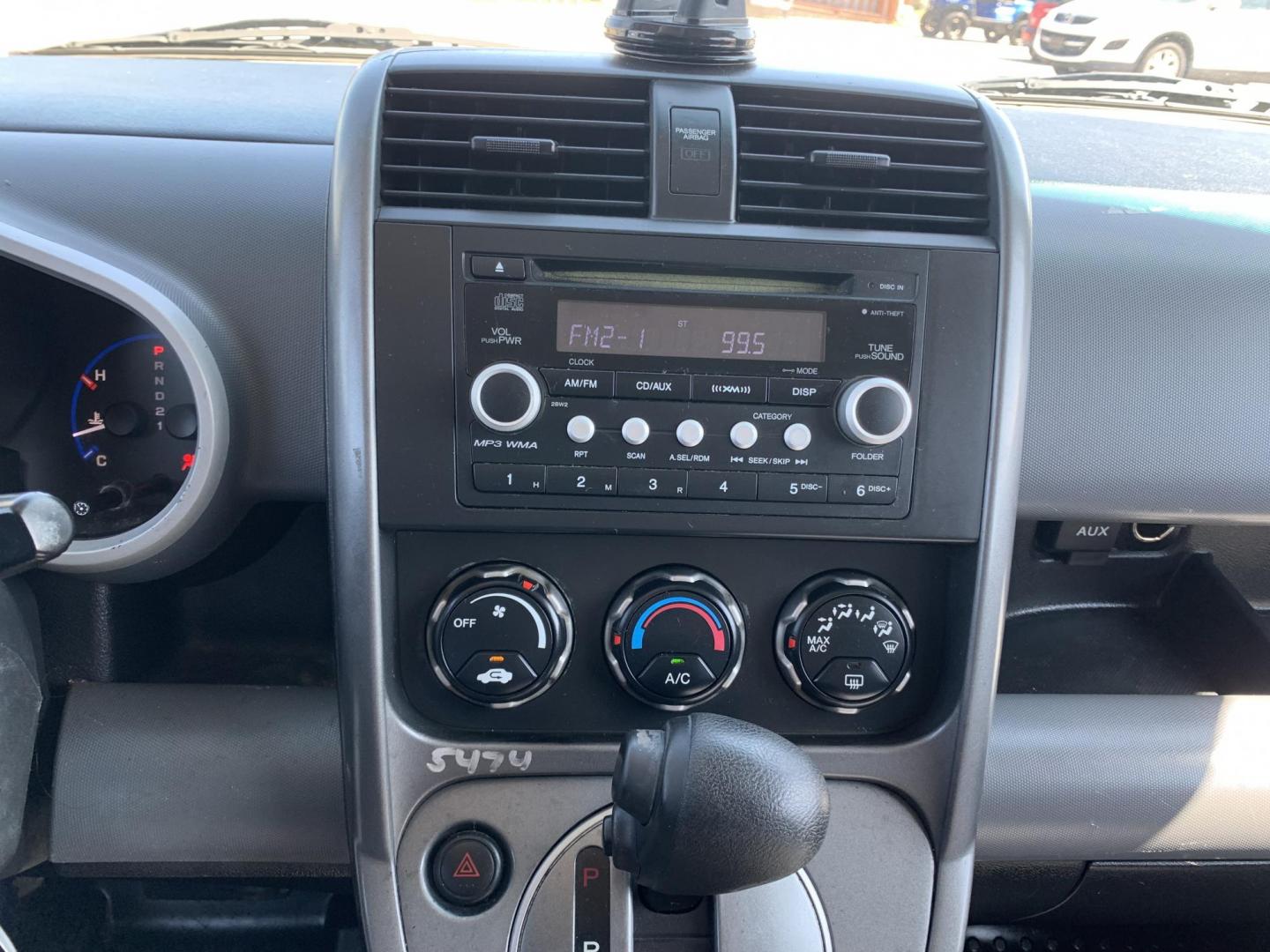 2007 Blue /gray Honda Element EX 2WD AT (5J6YH18787L) with an 2.4L L4 DOHC 16V engine, Automatic transmission, located at 1830 North Belt Line Road, Irving, TX, 75061, (469) 524-0199, 32.834373, -96.993584 - Photo#13