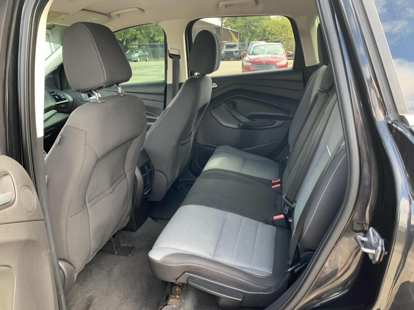 2013 Black /gray Ford Escape SE AWD (1FMCU9GX2DU) with an 1.6L L4 DOHC 16V engine, Automatic transmission, located at 1830 North Belt Line Road, Irving, TX, 75061, (469) 524-0199, 32.834373, -96.993584 - Photo#8