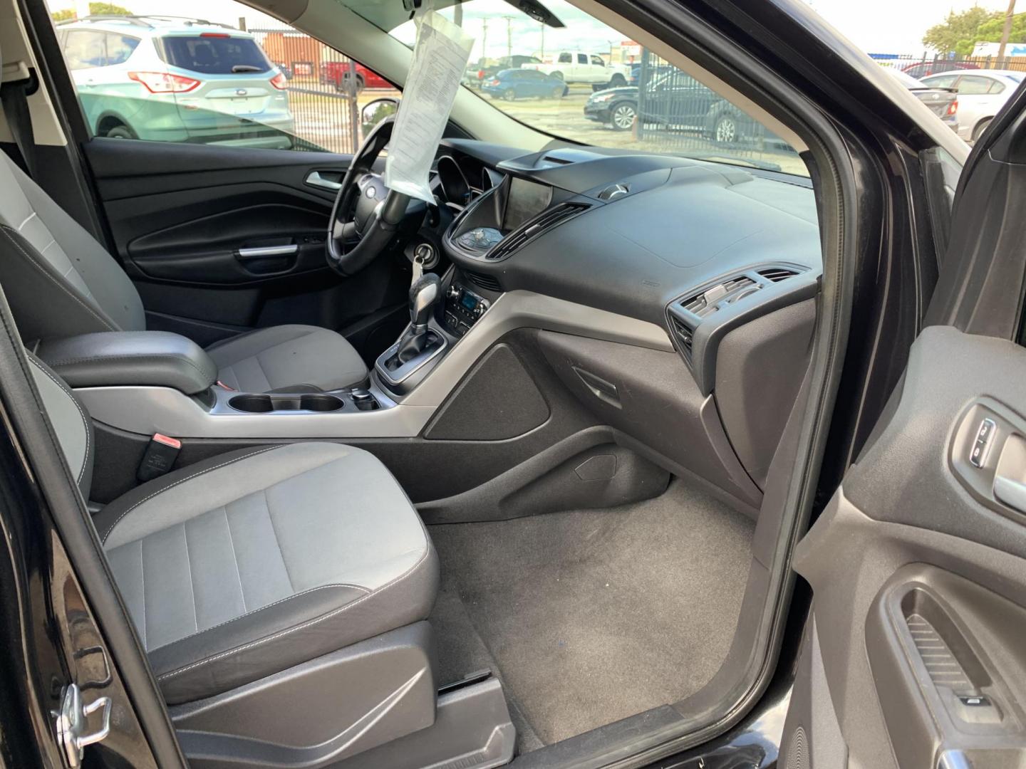 2013 Black /gray Ford Escape SE AWD (1FMCU9GX2DU) with an 1.6L L4 DOHC 16V engine, Automatic transmission, located at 1830 North Belt Line Road, Irving, TX, 75061, (469) 524-0199, 32.834373, -96.993584 - Photo#10