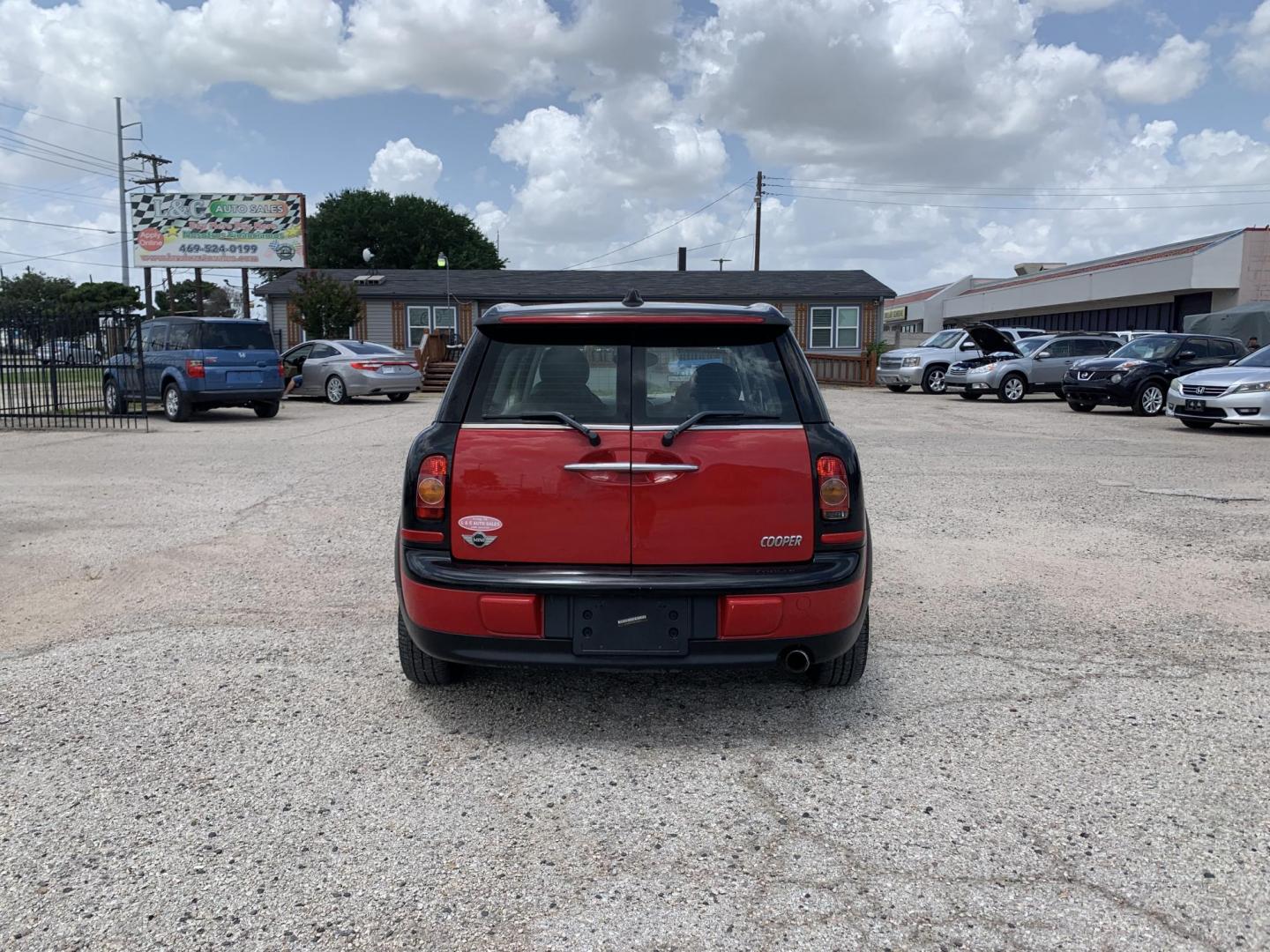 2009 Red /Black Mini Clubman Base (WMWML33599T) with an 1.6L L4 DOHC 16V engine, Automatic transmission, located at 1830 North Belt Line Road, Irving, TX, 75061, (469) 524-0199, 32.834373, -96.993584 - Photo#6