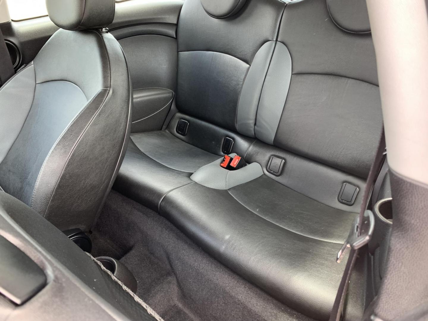 2009 Red /Black Mini Clubman Base (WMWML33599T) with an 1.6L L4 DOHC 16V engine, Automatic transmission, located at 1830 North Belt Line Road, Irving, TX, 75061, (469) 524-0199, 32.834373, -96.993584 - Photo#8