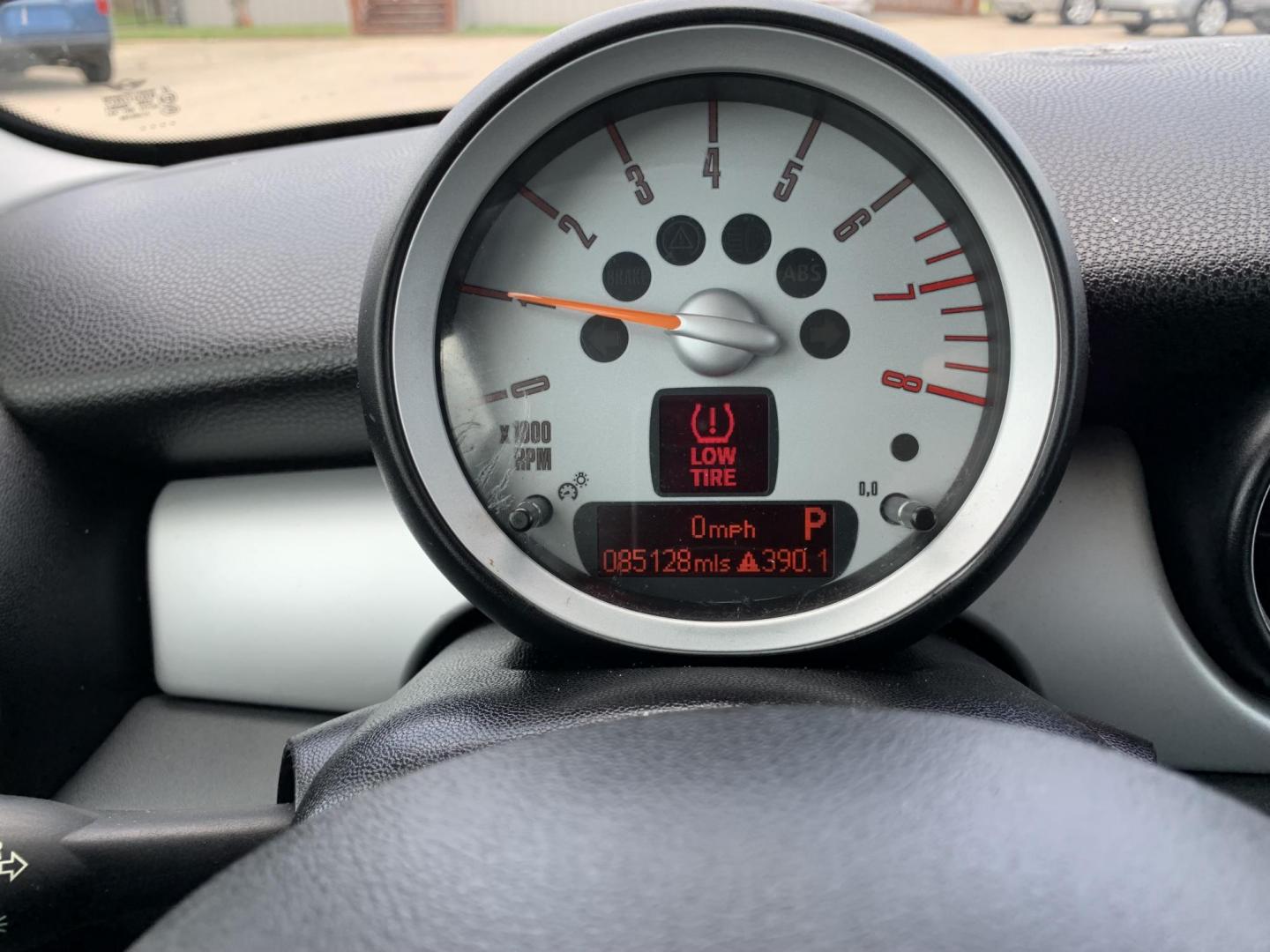2009 Red /Black Mini Clubman Base (WMWML33599T) with an 1.6L L4 DOHC 16V engine, Automatic transmission, located at 1830 North Belt Line Road, Irving, TX, 75061, (469) 524-0199, 32.834373, -96.993584 - Photo#12