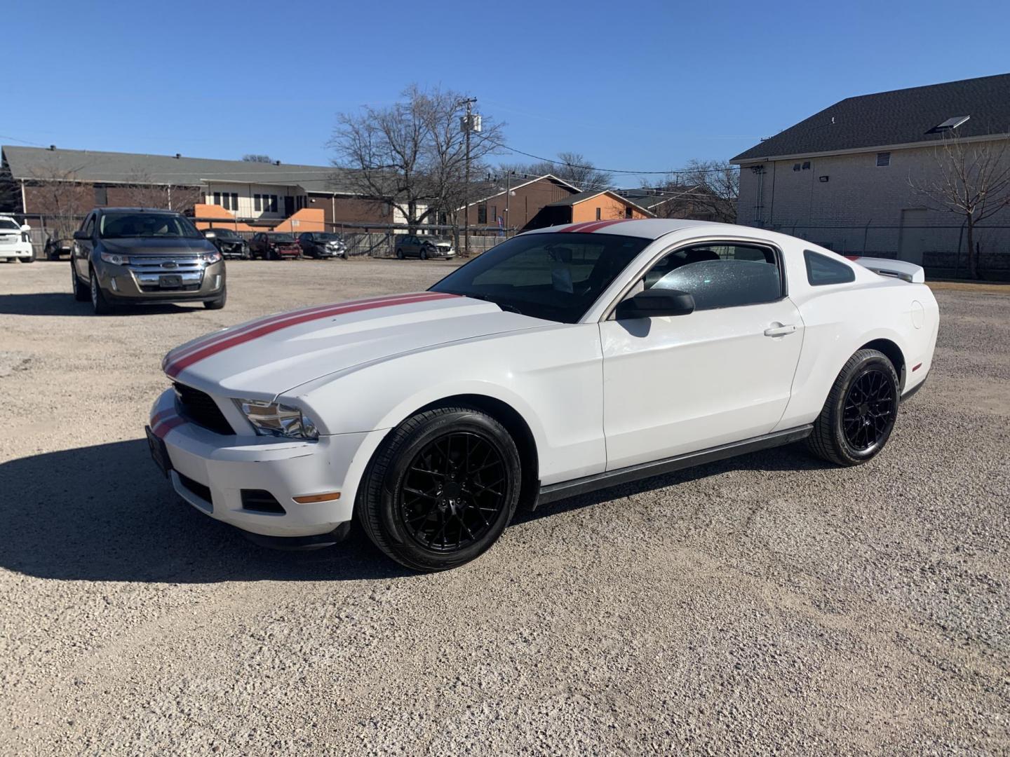 2010 White /Black Ford Mustang V6 Coupe (1ZVBP8AN2A5) with an 4.0L V6 OHC 12V engine, AUTOMATIC transmission, located at 1830 North Belt Line Road, Irving, TX, 75061, (469) 524-0199, 32.834373, -96.993584 - Photo#2