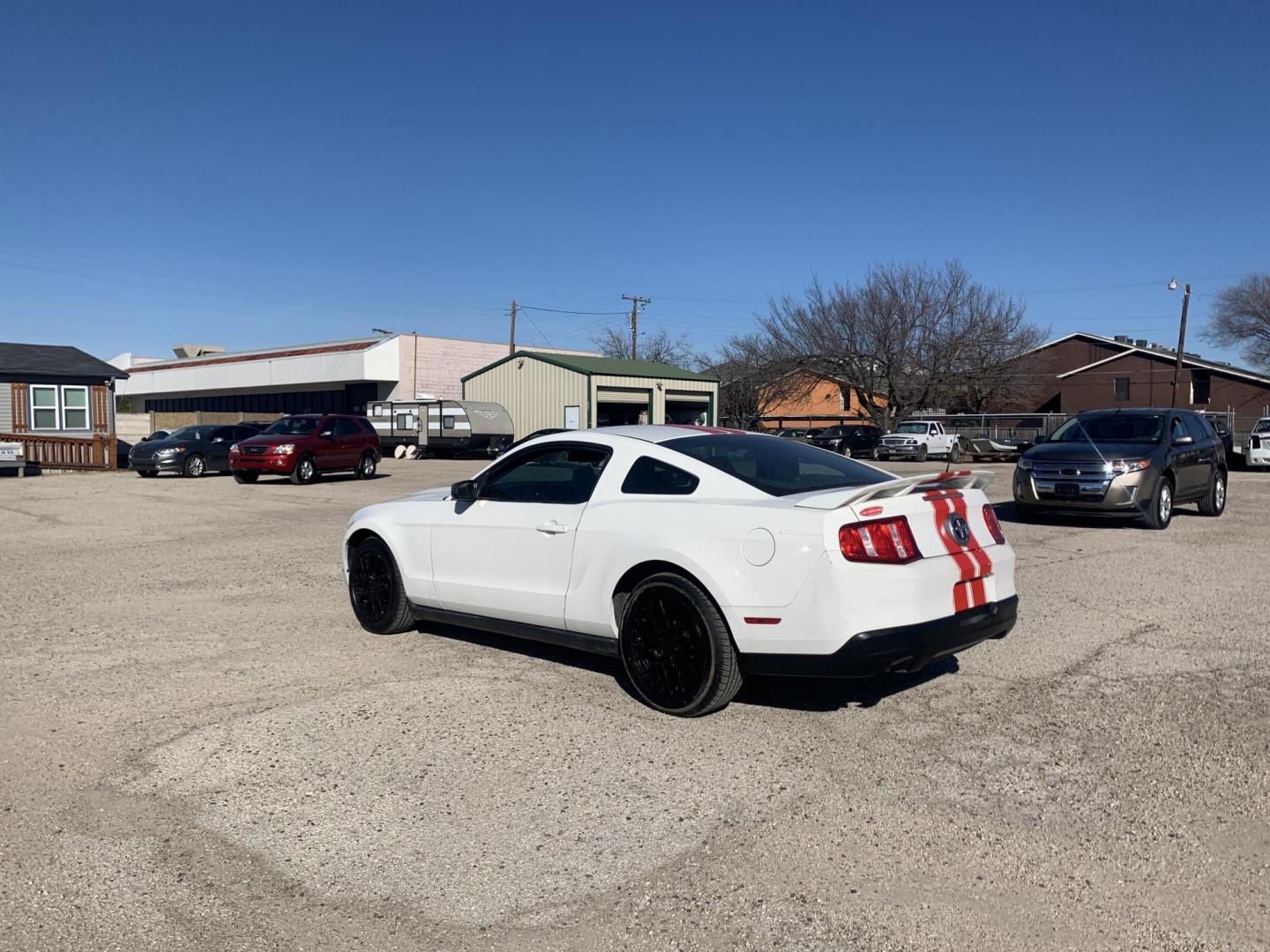 2010 White /Black Ford Mustang V6 Coupe (1ZVBP8AN2A5) with an 4.0L V6 OHC 12V engine, AUTOMATIC transmission, located at 1830 North Belt Line Road, Irving, TX, 75061, (469) 524-0199, 32.834373, -96.993584 - Photo#3