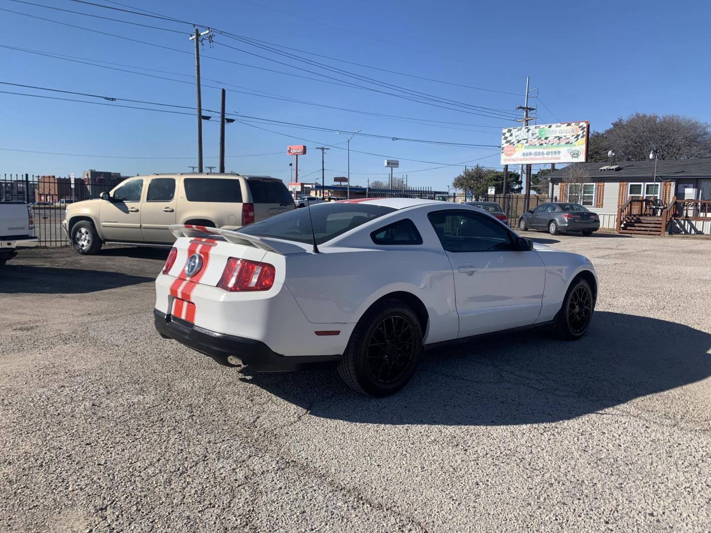 2010 White /Black Ford Mustang V6 Coupe (1ZVBP8AN2A5) with an 4.0L V6 OHC 12V engine, AUTOMATIC transmission, located at 1830 North Belt Line Road, Irving, TX, 75061, (469) 524-0199, 32.834373, -96.993584 - Photo#5