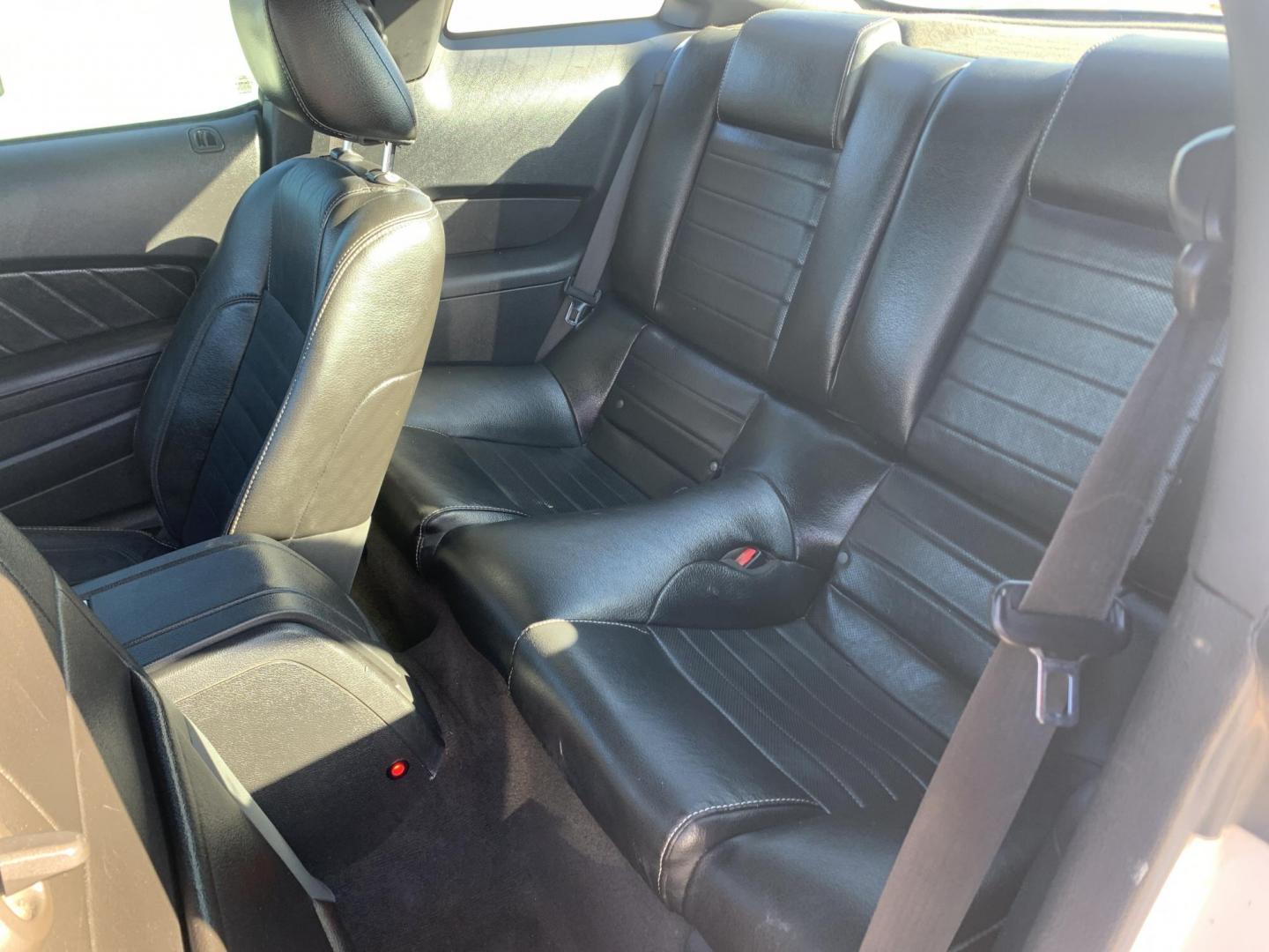 2010 White /Black Ford Mustang V6 Coupe (1ZVBP8AN2A5) with an 4.0L V6 OHC 12V engine, AUTOMATIC transmission, located at 1830 North Belt Line Road, Irving, TX, 75061, (469) 524-0199, 32.834373, -96.993584 - Photo#8