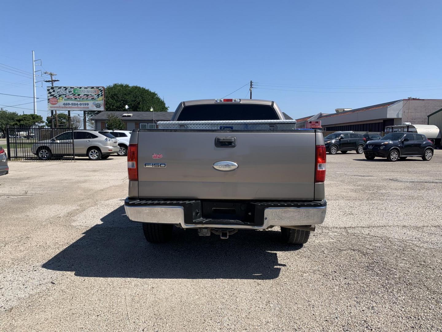 2006 Gold /Tan Ford F-150 Lariat SuperCrew 2WD (1FTPW12516K) with an 5.4L V6 SOHC 16V engine, Automatic transmission, located at 1830 North Belt Line Road, Irving, TX, 75061, (469) 524-0199, 32.834373, -96.993584 - Photo#2