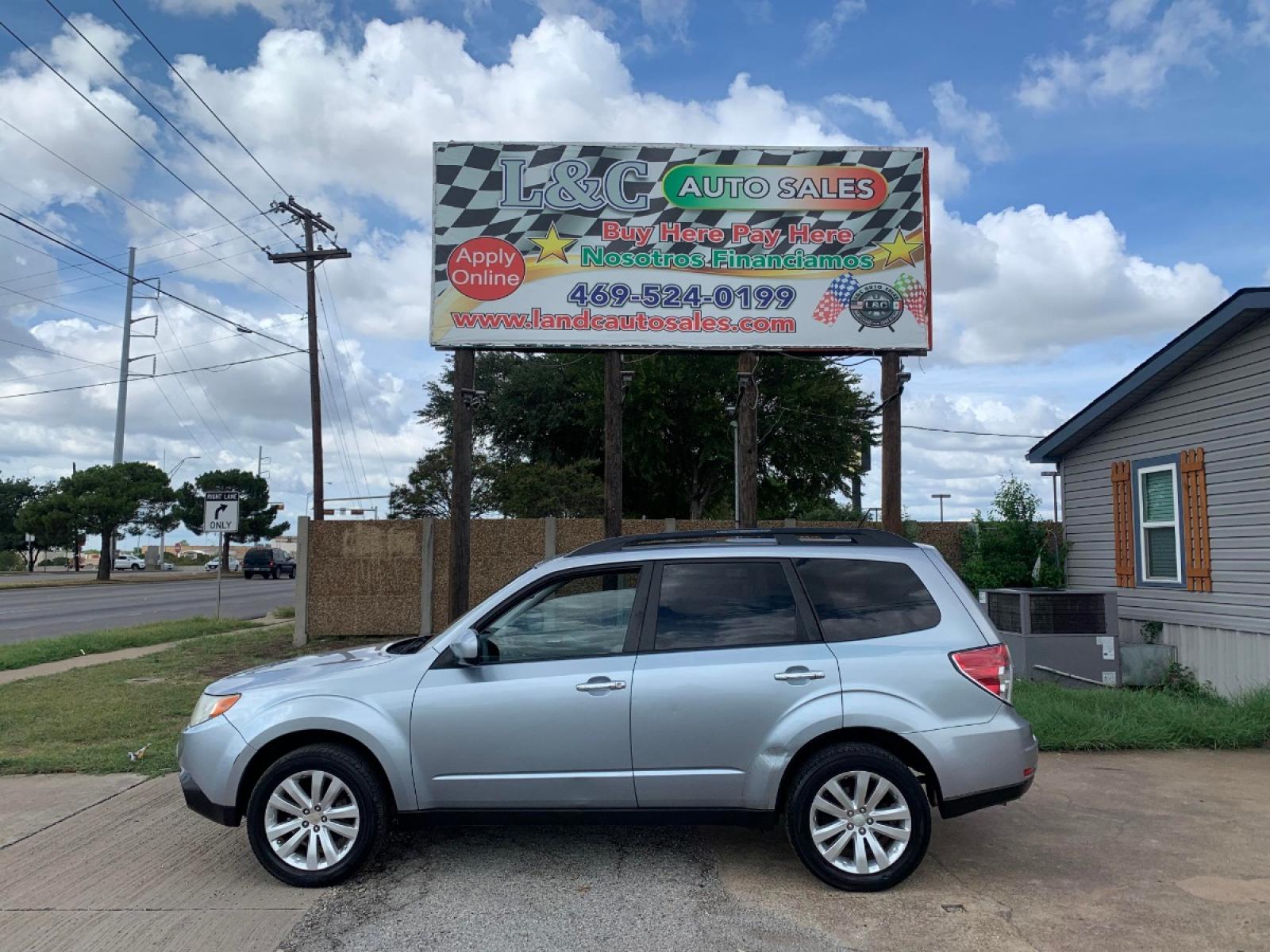 2012 Silver Subaru Forester 2.5X Premium (JF2SHBCC7CH) with an 2.5L H4 SOHC 16V engine, Automatic transmission, located at 1830 North Belt Line Road, Irving, TX, 75061, (469) 524-0199, 32.834373, -96.993584 - Photo #0