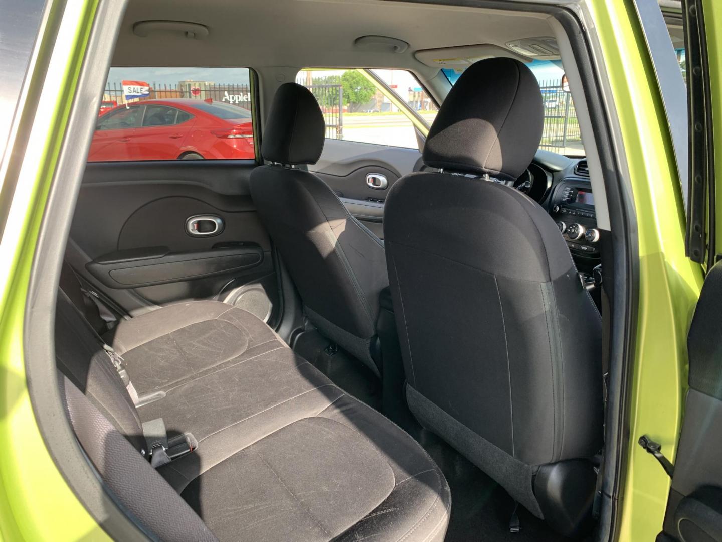 2015 Green /Black Kia Soul Base (KNDJN2A20F7) with an 1.6L L4 DOHC 16V engine, AUTOMATIC transmission, located at 1830 North Belt Line Road, Irving, TX, 75061, (469) 524-0199, 32.834373, -96.993584 - Photo#11