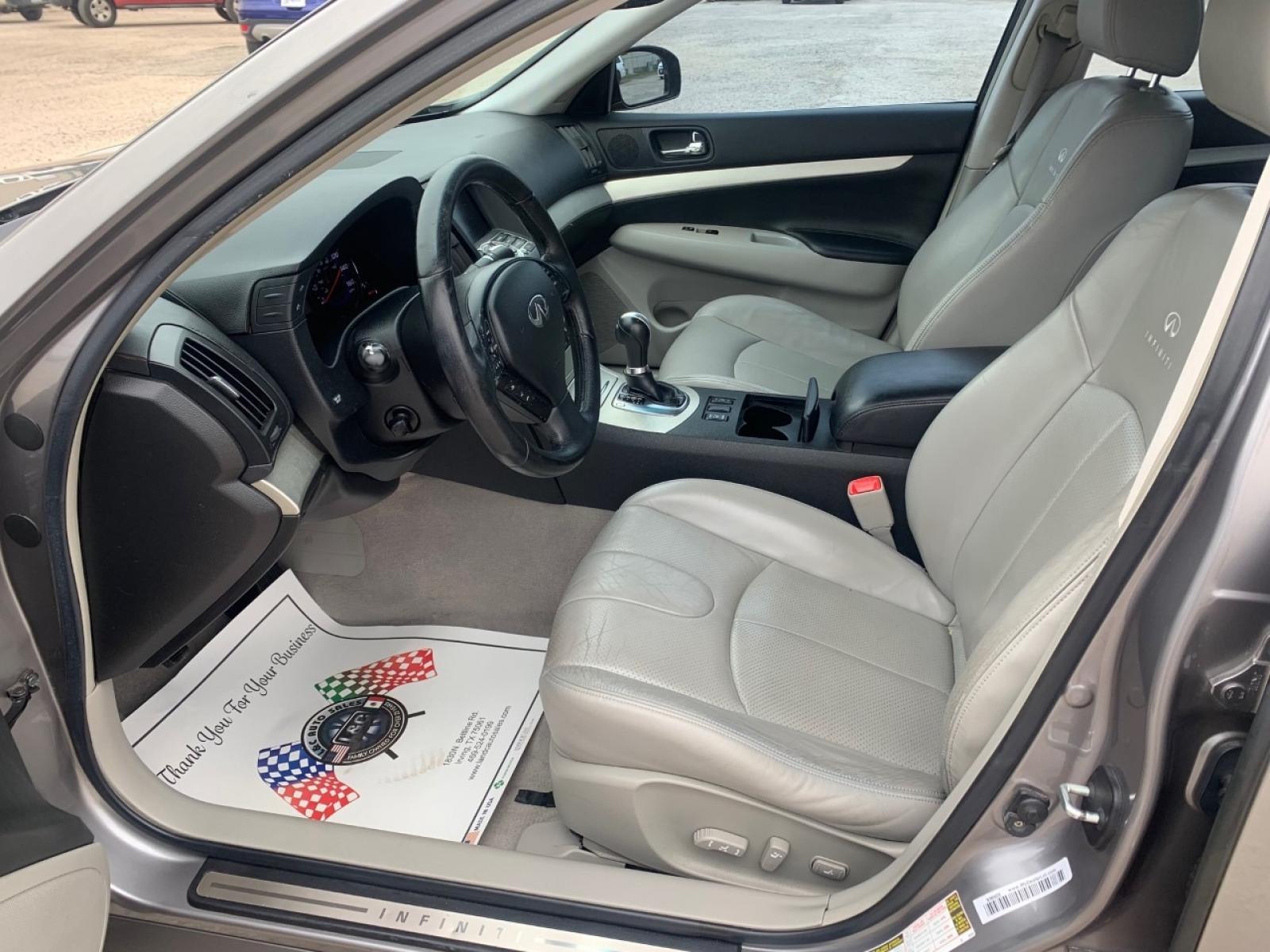 2008 Silver /gray Infiniti G35 Base (JNKBV61E28M) with an 3.5L V6 DOHC 24V engine, Automatic transmission, located at 1830 North Belt Line Road, Irving, TX, 75061, (469) 524-0199, 32.834373, -96.993584 - Photo #11