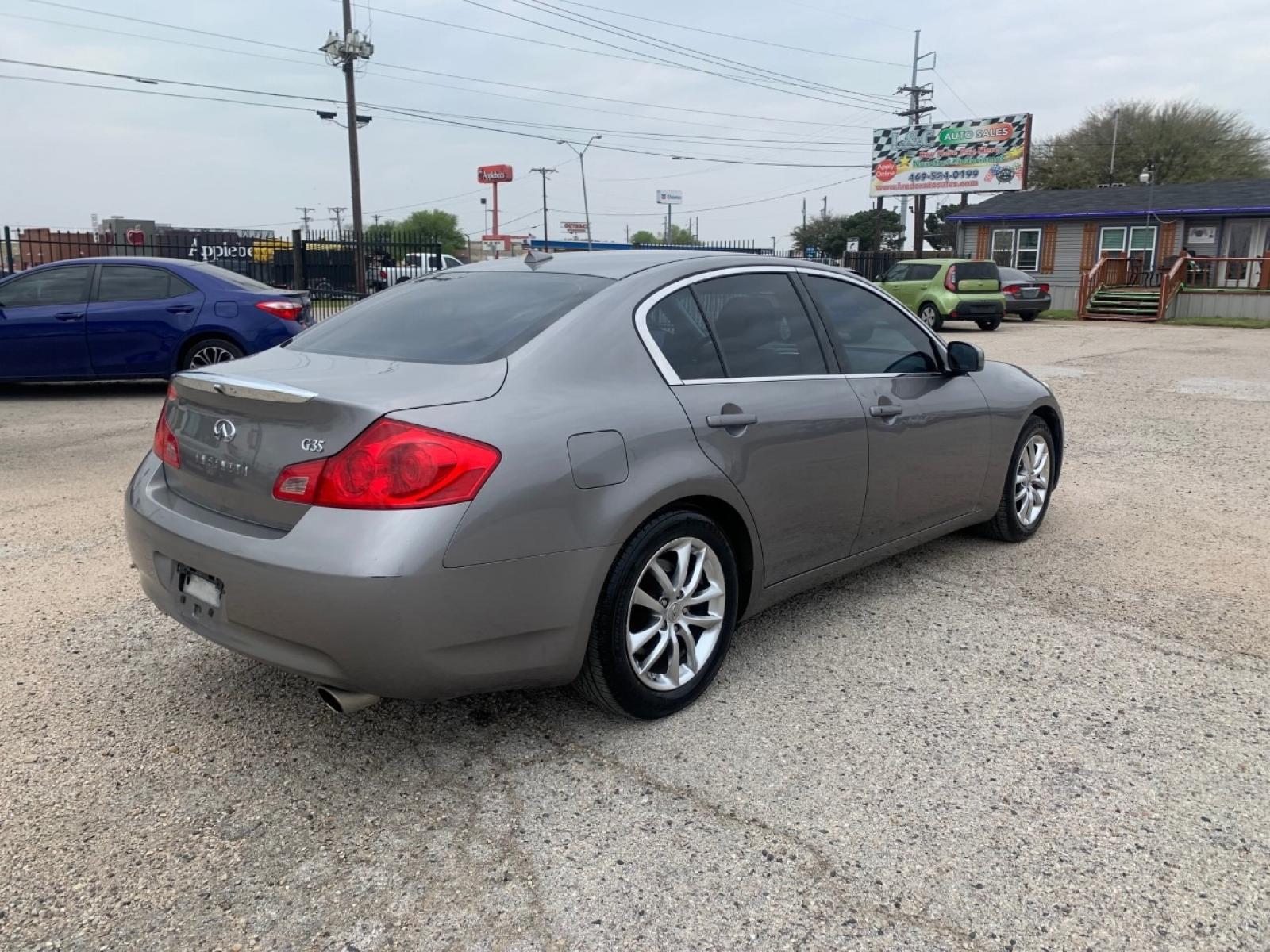2008 Silver /gray Infiniti G35 Base (JNKBV61E28M) with an 3.5L V6 DOHC 24V engine, Automatic transmission, located at 1830 North Belt Line Road, Irving, TX, 75061, (469) 524-0199, 32.834373, -96.993584 - Photo #5