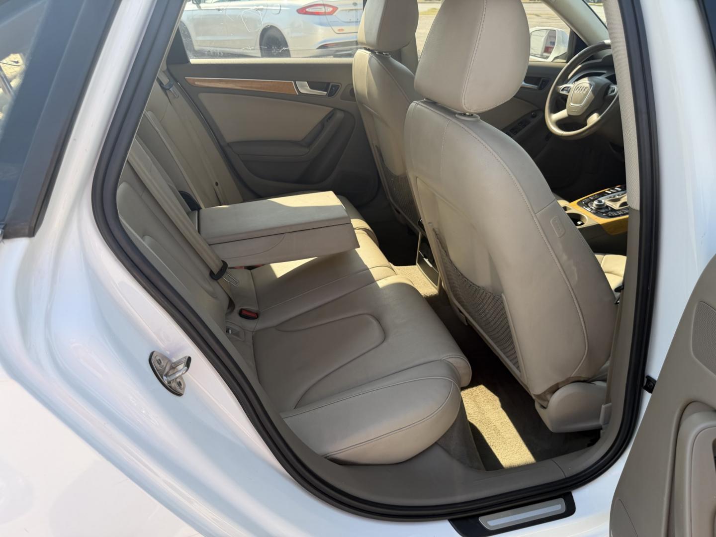 2010 White /Tan Audi A4 (WAUEFAFLXAN) with an 4 Cylinders F 2.0L FI Turbo DOHC 121 CID engine, AUTOMATIC transmission, located at 1830 North Belt Line Road, Irving, TX, 75061, (469) 524-0199, 32.834373, -96.993584- Photo#9