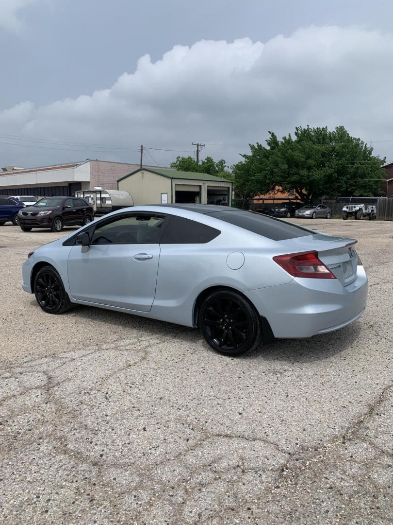 2012 Light Blue /gray Honda Civic (2HGFG3B80CH) with an 1.8L engine, AUTOMATIC transmission, located at 1830 North Belt Line Road, Irving, TX, 75061, (469) 524-0199, 32.834373, -96.993584 - Photo#3