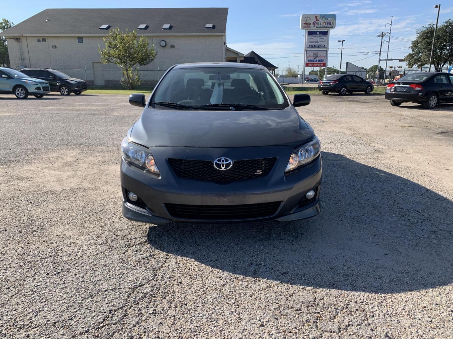 2009 Gray /Black Toyota Corolla S (1NXBU40E49Z) with an 1.8L L4 DOHC 16V engine, AUTOMATIC transmission, located at 1830 North Belt Line Road, Irving, TX, 75061, (469) 524-0199, 32.834373, -96.993584 - Photo#1