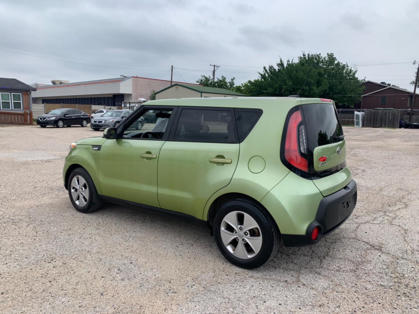 2014 Green /Black Kia Soul Base (KNDJN2A26E7) with an 4 Cylinders 2 1.6L DI DOHC 097 CID engine, AUTOMATIC transmission, located at 1830 North Belt Line Road, Irving, TX, 75061, (469) 524-0199, 32.834373, -96.993584 - Photo#3