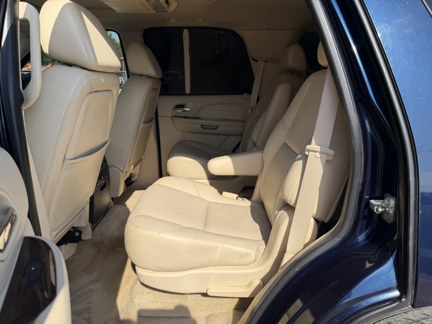 2007 blue /Tan Cadillac Escalade 2WD (1GYEC63877R) with an 6.2L V8 OHV 16V engine, AUTOMATIC transmission, located at 1830 North Belt Line Road, Irving, TX, 75061, (469) 524-0199, 32.834373, -96.993584- Photo#8