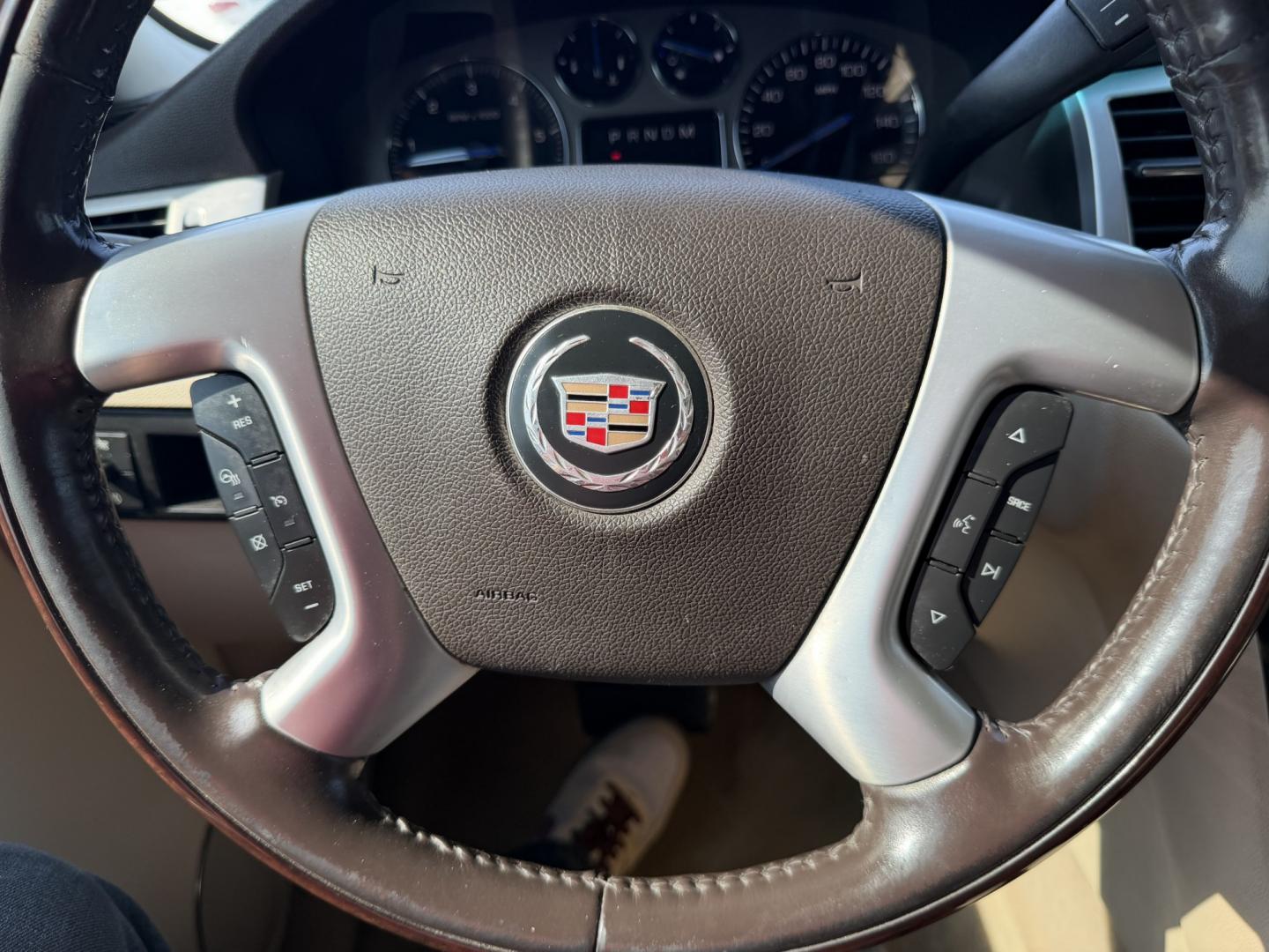 2007 blue /Tan Cadillac Escalade 2WD (1GYEC63877R) with an 6.2L V8 OHV 16V engine, AUTOMATIC transmission, located at 1830 North Belt Line Road, Irving, TX, 75061, (469) 524-0199, 32.834373, -96.993584- Photo#14