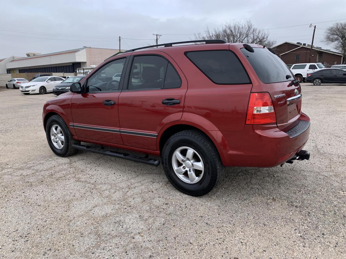 2008 Maroon /gray Kia Sorento Base (KNDJD735785) with an 3.3L V6 DOHC 24V engine, AUTOMATIC transmission, located at 1830 North Belt Line Road, Irving, TX, 75061, (469) 524-0199, 32.834373, -96.993584 - New Arrival Low Miles Coming Soon - Photo#2
