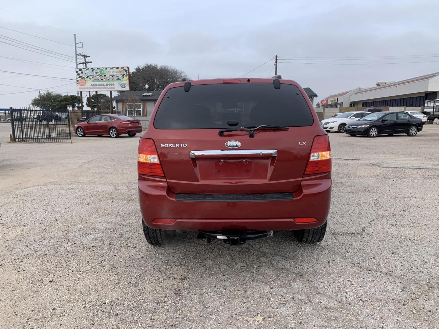 2008 Maroon /gray Kia Sorento Base (KNDJD735785) with an 3.3L V6 DOHC 24V engine, AUTOMATIC transmission, located at 1830 North Belt Line Road, Irving, TX, 75061, (469) 524-0199, 32.834373, -96.993584 - New Arrival Low Miles Coming Soon - Photo#3