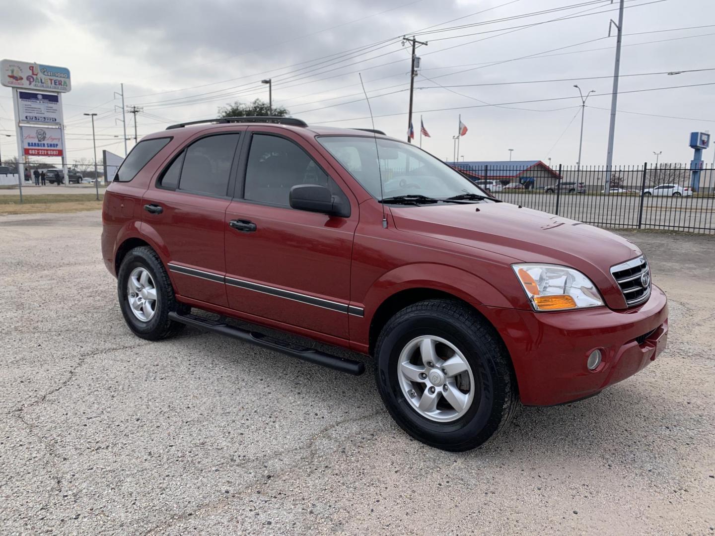 2008 Maroon /gray Kia Sorento Base (KNDJD735785) with an 3.3L V6 DOHC 24V engine, AUTOMATIC transmission, located at 1830 North Belt Line Road, Irving, TX, 75061, (469) 524-0199, 32.834373, -96.993584 - New Arrival Low Miles Coming Soon - Photo#5