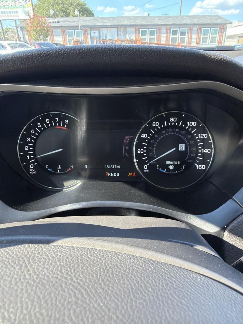 2014 White /Tan Lincoln MKZ FWD (3LN6L2G98ER) with an 2.0L L4 DOHC 16V engine, AUTOMATIC transmission, located at 1830 North Belt Line Road, Irving, TX, 75061, (469) 524-0199, 32.834373, -96.993584- Photo#12