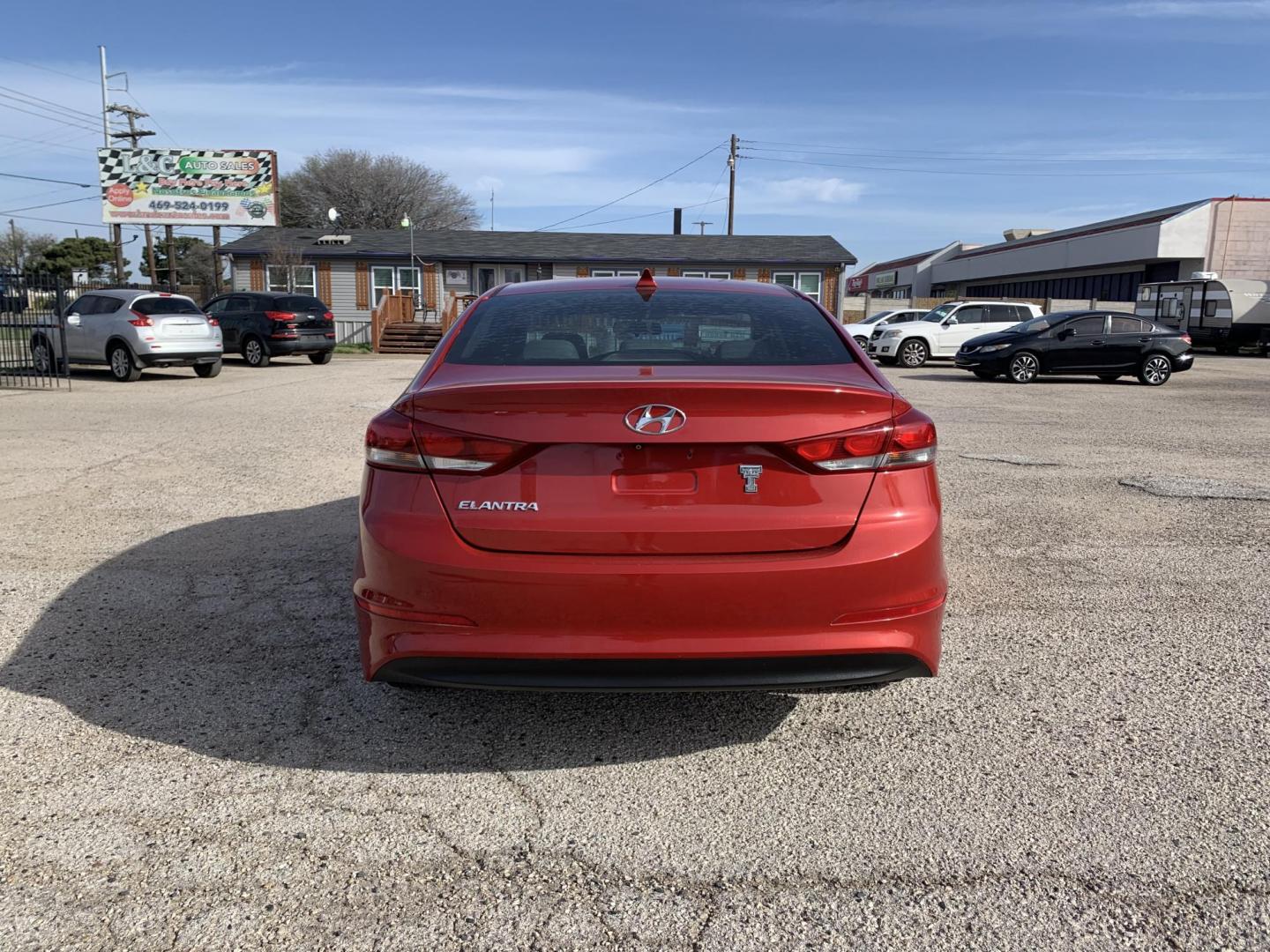2018 Maroon /Black Hyundai Elantra Limited (5NPD84LF8JH) with an 1.8L L4 DOHC 16V engine, Automatic transmission, located at 1830 North Belt Line Road, Irving, TX, 75061, (469) 524-0199, 32.834373, -96.993584 - ONE OWNER - Photo#3