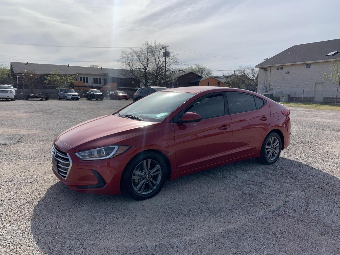 2018 Maroon /Black Hyundai Elantra Limited (5NPD84LF8JH) with an 1.8L L4 DOHC 16V engine, Automatic transmission, located at 1830 North Belt Line Road, Irving, TX, 75061, (469) 524-0199, 32.834373, -96.993584 - ONE OWNER - Photo#4