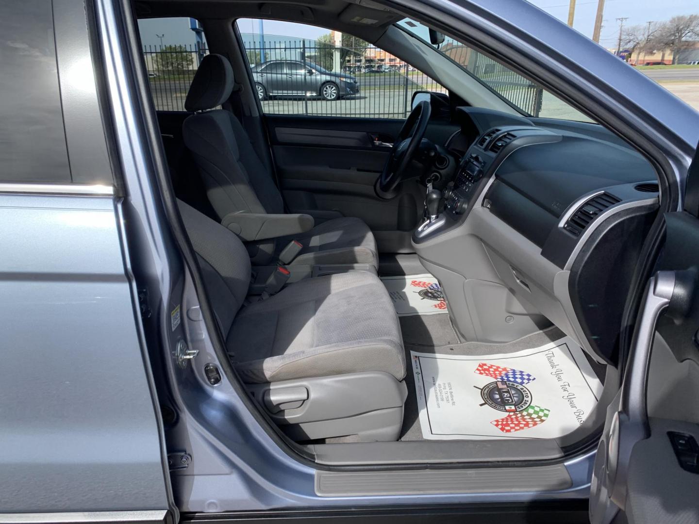 2009 Blue /gray Honda CR-V EX 2WD (JHLRE38539C) with an 2.4L L4 DOHC 16V engine, Automatic transmission, located at 1830 North Belt Line Road, Irving, TX, 75061, (469) 524-0199, 32.834373, -96.993584 - Photo#10