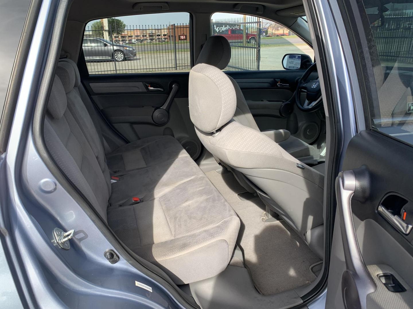 2009 Blue /gray Honda CR-V EX 2WD (JHLRE38539C) with an 2.4L L4 DOHC 16V engine, Automatic transmission, located at 1830 North Belt Line Road, Irving, TX, 75061, (469) 524-0199, 32.834373, -96.993584 - Photo#12
