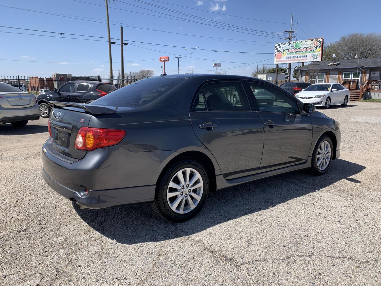 2010 Charcoal gray /Black Toyota Corolla (1NXBU4EE6AZ) with an 1.8L L4 DOHC 16V engine, Automatic transmission, located at 1830 North Belt Line Road, Irving, TX, 75061, (469) 524-0199, 32.834373, -96.993584 - ONE OWNER - Photo#4
