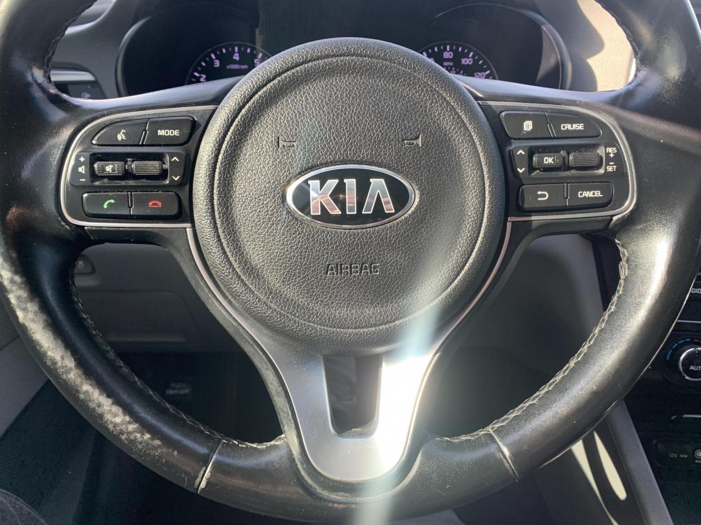 2016 Gray /gray Kia Optima EX (5XXGU4L3XGG) with an 2.4L L4 DOHC 16V engine, Automatic transmission, located at 1830 North Belt Line Road, Irving, TX, 75061, (469) 524-0199, 32.834373, -96.993584 - Photo#14