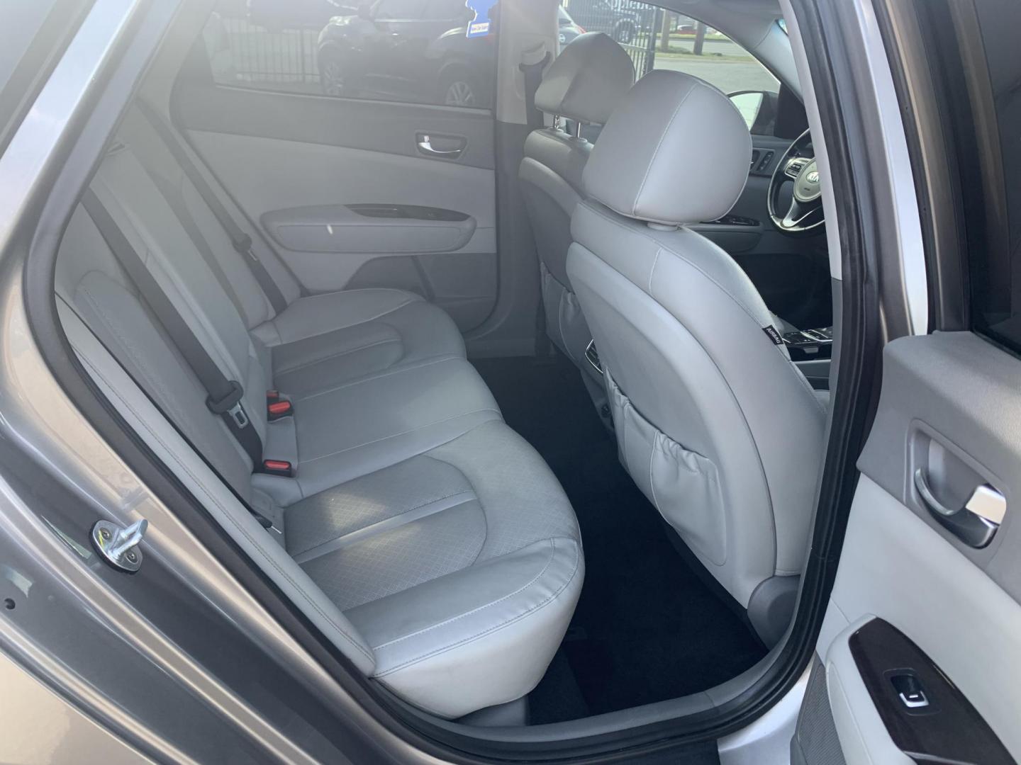 2016 Gray /gray Kia Optima EX (5XXGU4L3XGG) with an 2.4L L4 DOHC 16V engine, Automatic transmission, located at 1830 North Belt Line Road, Irving, TX, 75061, (469) 524-0199, 32.834373, -96.993584 - Photo#7