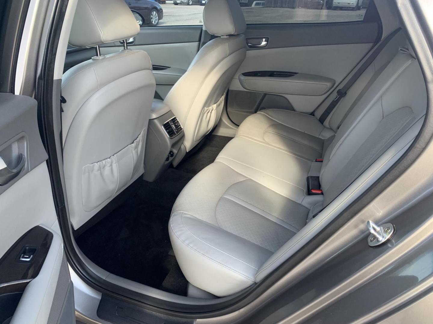 2016 Gray /gray Kia Optima EX (5XXGU4L3XGG) with an 2.4L L4 DOHC 16V engine, Automatic transmission, located at 1830 North Belt Line Road, Irving, TX, 75061, (469) 524-0199, 32.834373, -96.993584 - Photo#10