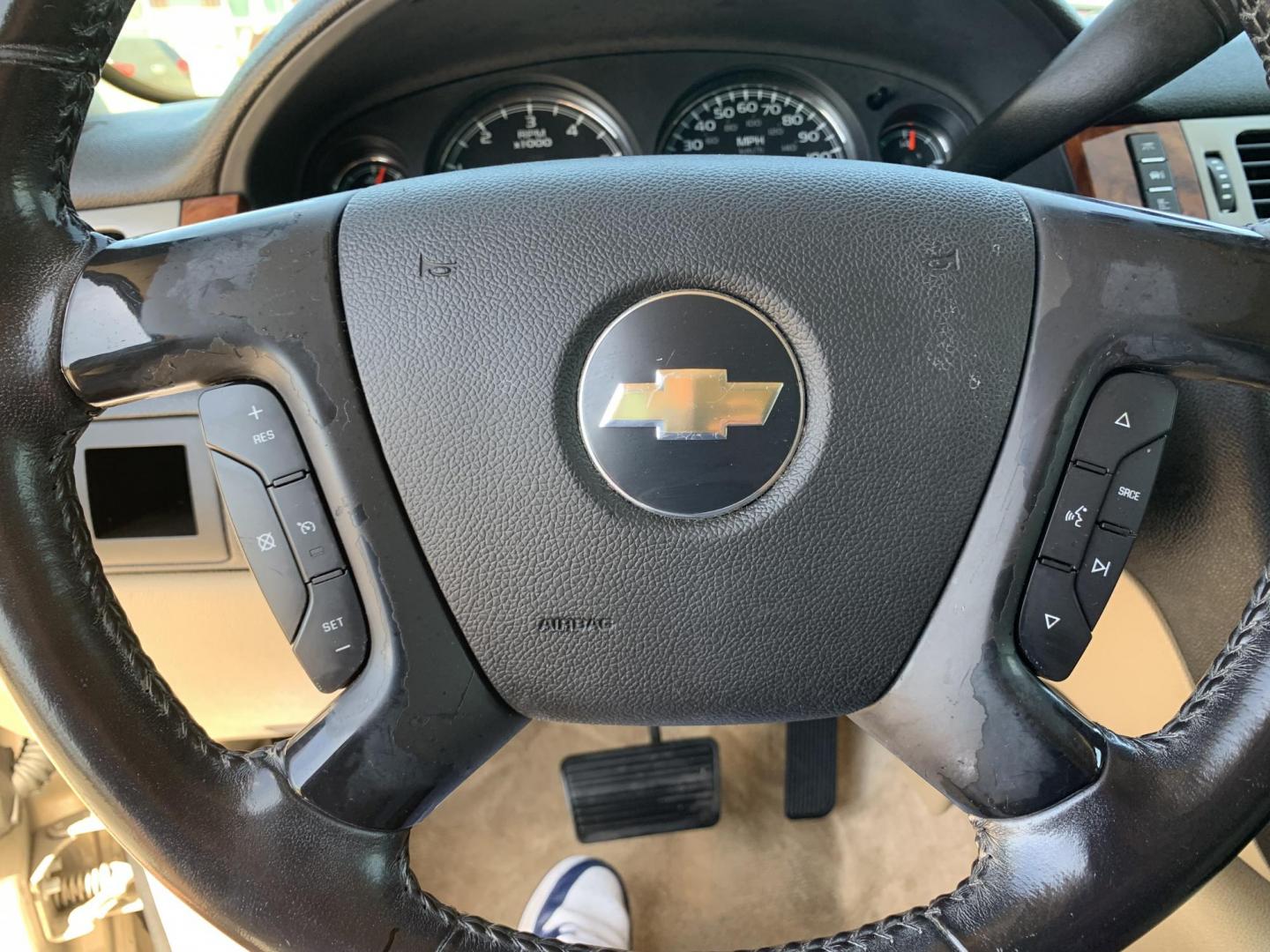 2008 Gold /Tan Chevrolet Suburban LS 1500 2WD (3GNFC16J48G) with an 5.3L V8 OHV 16V engine, Automatic transmission, located at 1830 North Belt Line Road, Irving, TX, 75061, (469) 524-0199, 32.834373, -96.993584 - ONE OWNER - Photo#13
