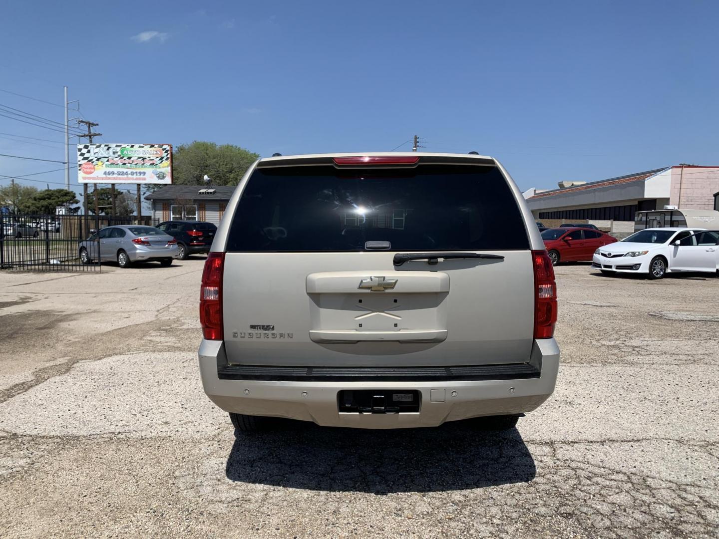2008 Gold /Tan Chevrolet Suburban LS 1500 2WD (3GNFC16J48G) with an 5.3L V8 OHV 16V engine, Automatic transmission, located at 1830 North Belt Line Road, Irving, TX, 75061, (469) 524-0199, 32.834373, -96.993584 - ONE OWNER - Photo#2