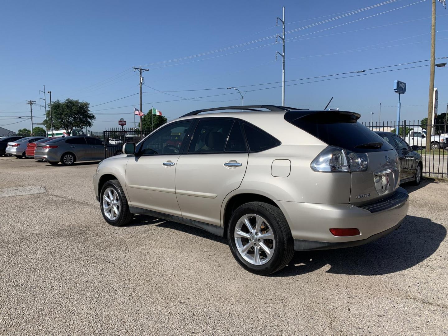 2008 Gold /Tan Lexus RX 350 FWD (2T2GK31U28C) with an 3.5L V6 DOHC 24V engine, Automatic transmission, located at 1830 North Belt Line Road, Irving, TX, 75061, (469) 524-0199, 32.834373, -96.993584 - Photo#3