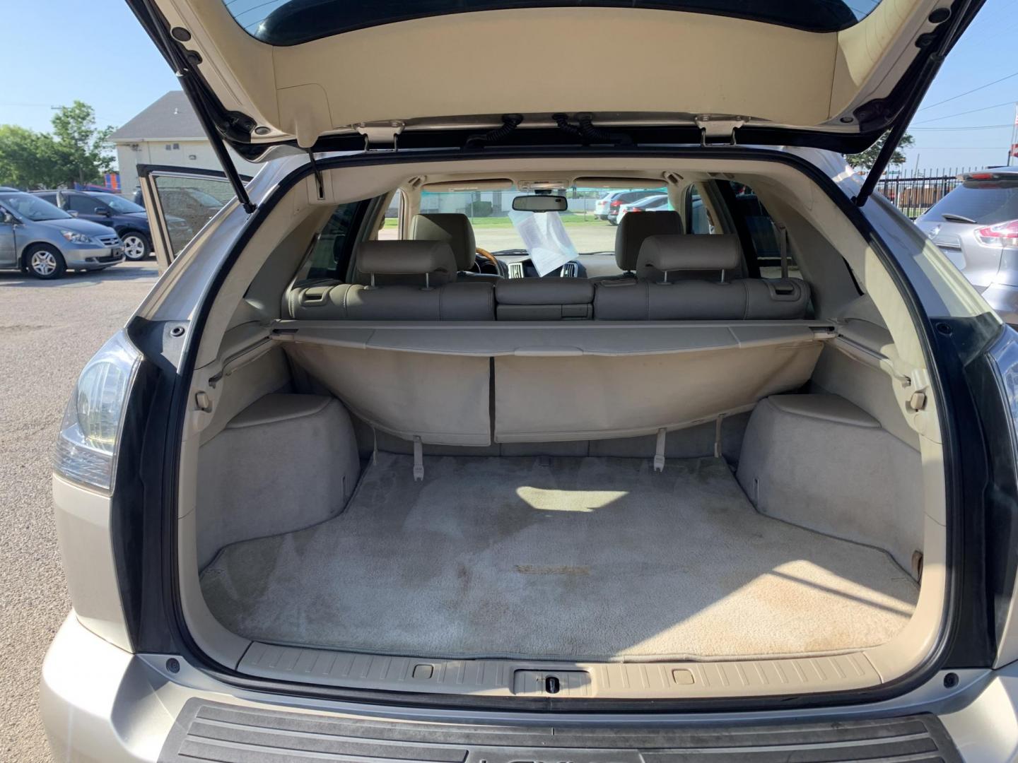 2008 Gold /Tan Lexus RX 350 FWD (2T2GK31U28C) with an 3.5L V6 DOHC 24V engine, Automatic transmission, located at 1830 North Belt Line Road, Irving, TX, 75061, (469) 524-0199, 32.834373, -96.993584 - Photo#5