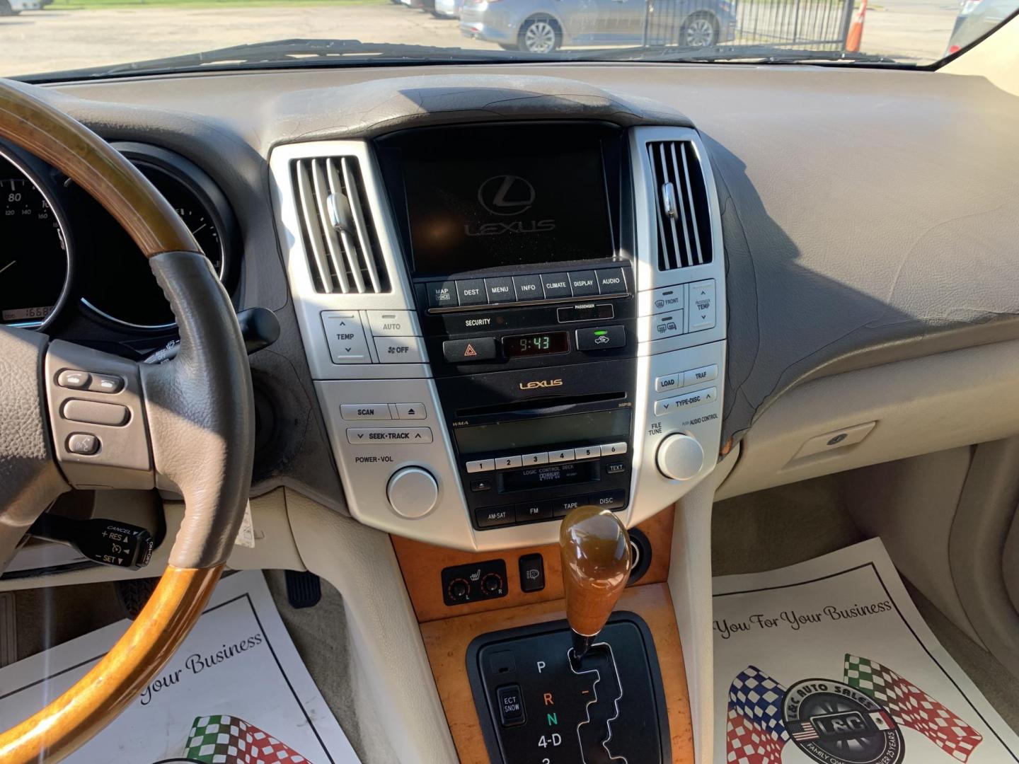 2008 Gold /Tan Lexus RX 350 FWD (2T2GK31U28C) with an 3.5L V6 DOHC 24V engine, Automatic transmission, located at 1830 North Belt Line Road, Irving, TX, 75061, (469) 524-0199, 32.834373, -96.993584 - Photo#8