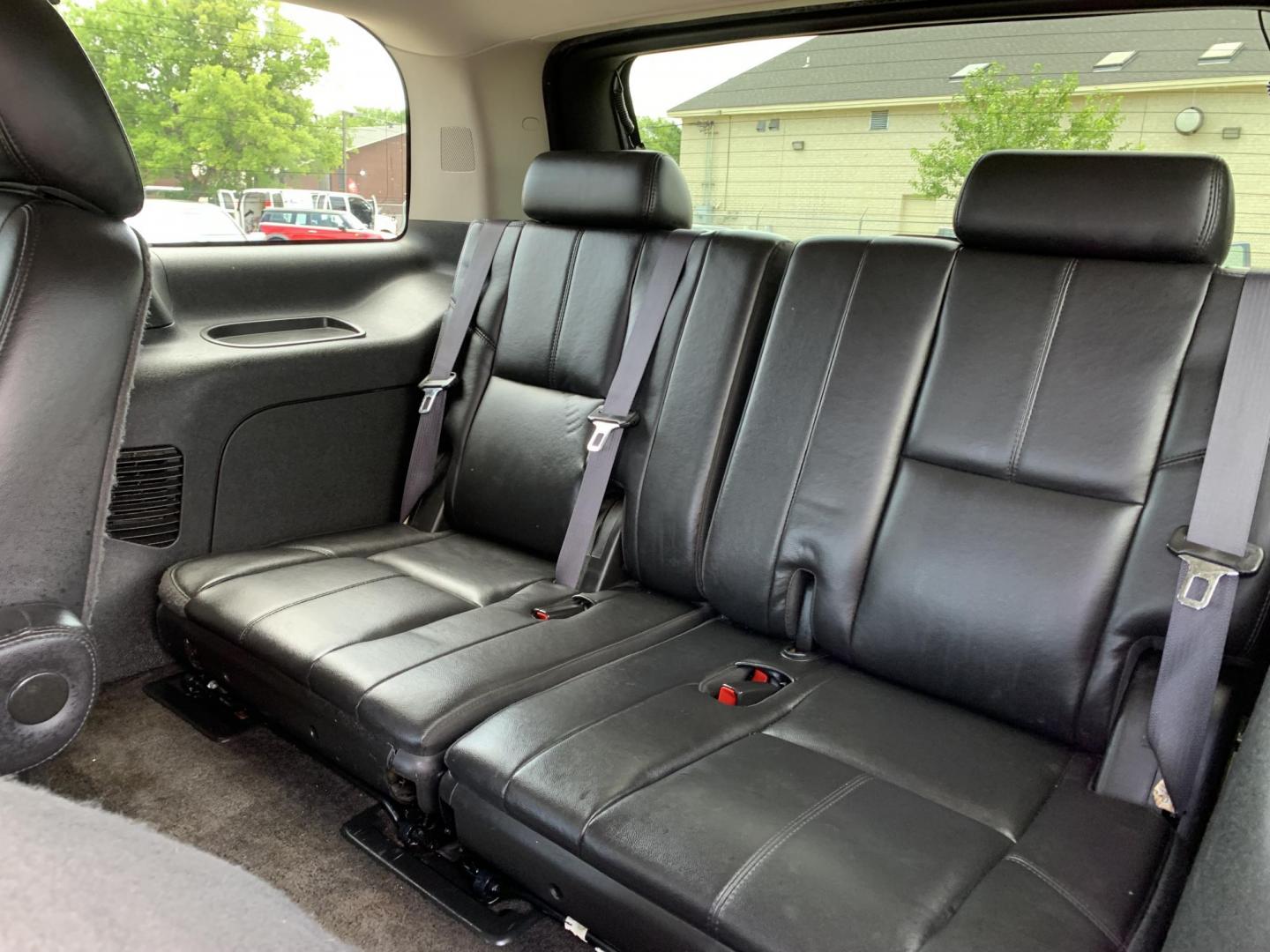 2011 SILVER /Black Chevrolet Tahoe LT 2WD (1GNSCBE09BR) with an 5.3L V8 OHV 16V FFV engine, Automatic transmission, located at 1830 North Belt Line Road, Irving, TX, 75061, (469) 524-0199, 32.834373, -96.993584 - Transmission has been Rebuilt. - Photo#9