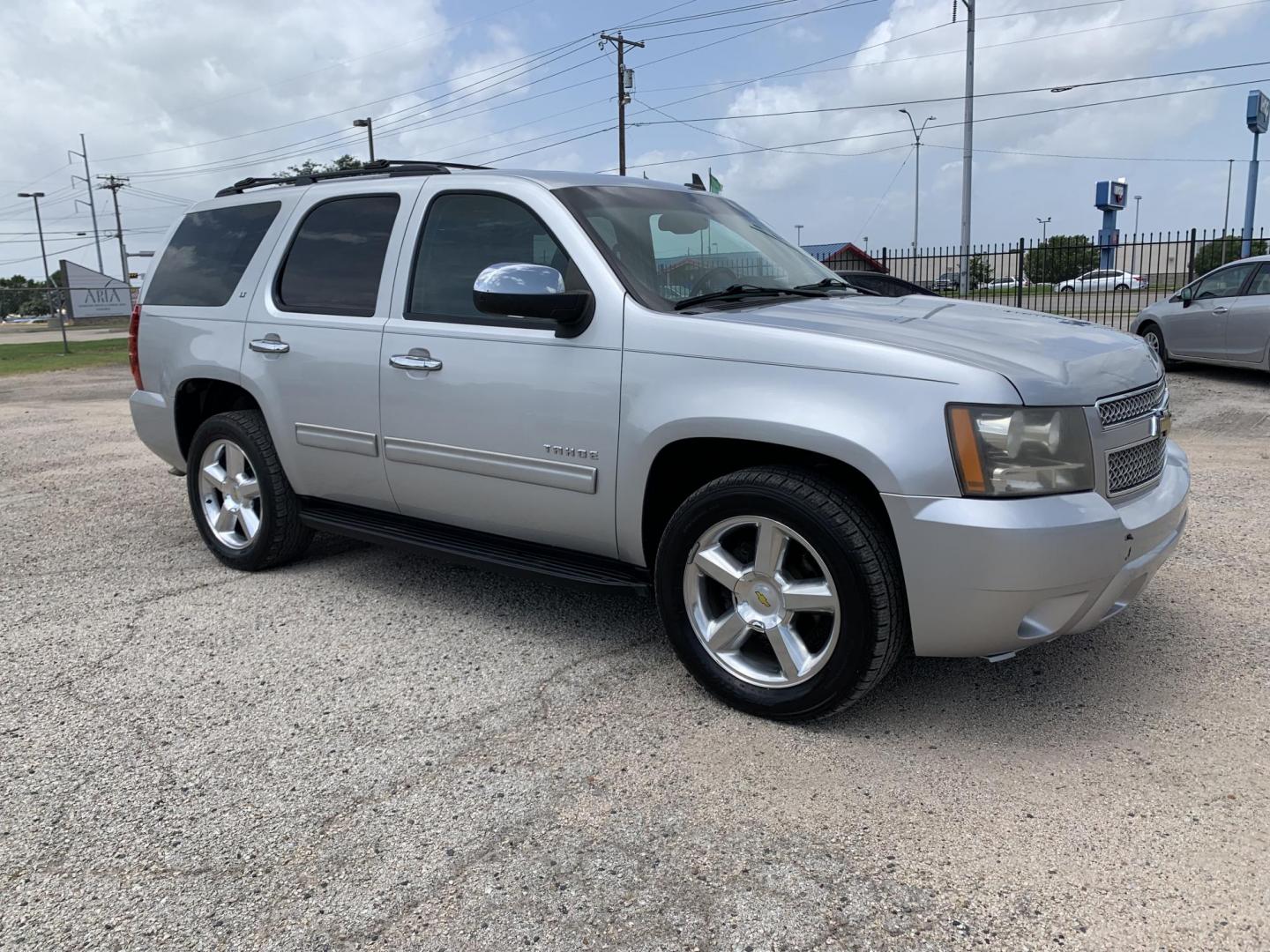 2011 SILVER /Black Chevrolet Tahoe LT 2WD (1GNSCBE09BR) with an 5.3L V8 OHV 16V FFV engine, Automatic transmission, located at 1830 North Belt Line Road, Irving, TX, 75061, (469) 524-0199, 32.834373, -96.993584 - Transmission has been Rebuilt. - Photo#8