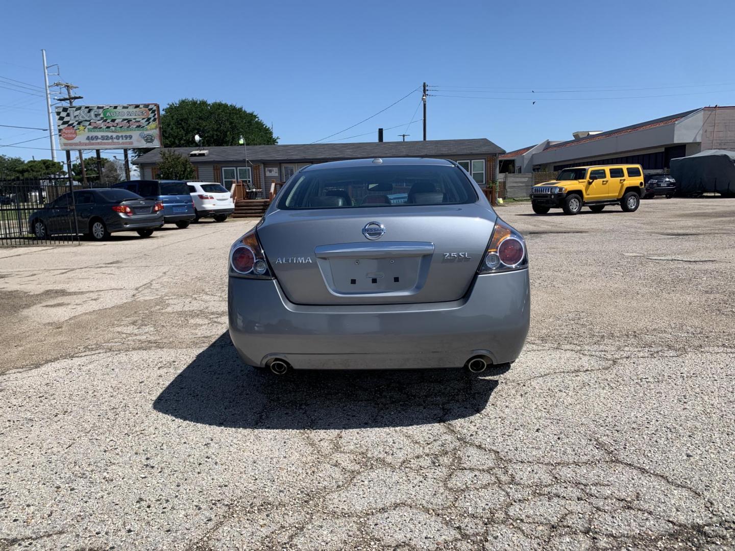 2009 Charcoal gray /Black Nissan Altima 2.5 (1N4AL21E69N) with an 2.5L L4 DOHC 16V engine, Automatic transmission, located at 1830 North Belt Line Road, Irving, TX, 75061, (469) 524-0199, 32.834373, -96.993584 - Photo#4