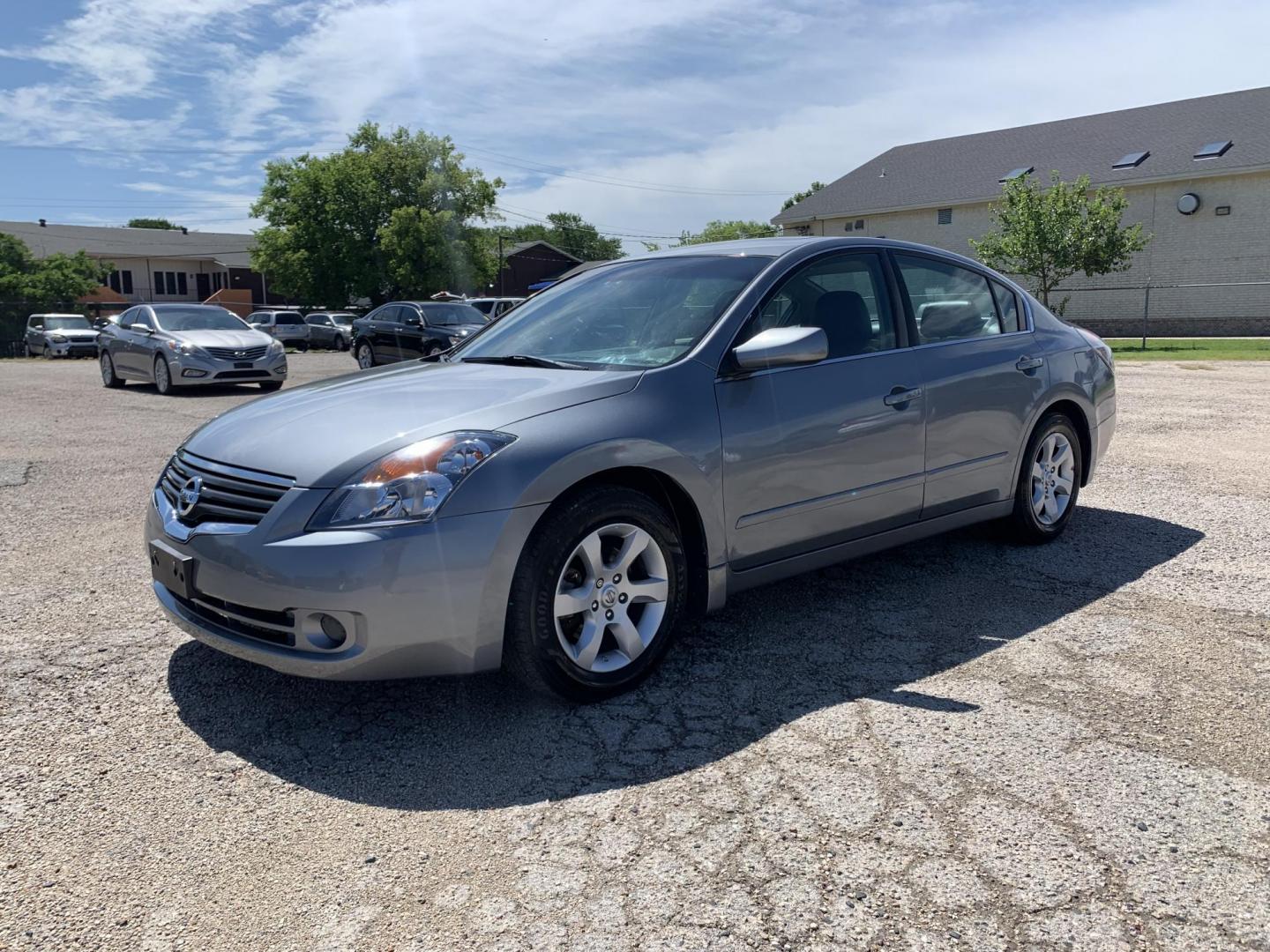 2009 Charcoal gray /Black Nissan Altima 2.5 (1N4AL21E69N) with an 2.5L L4 DOHC 16V engine, Automatic transmission, located at 1830 North Belt Line Road, Irving, TX, 75061, (469) 524-0199, 32.834373, -96.993584 - Photo#2