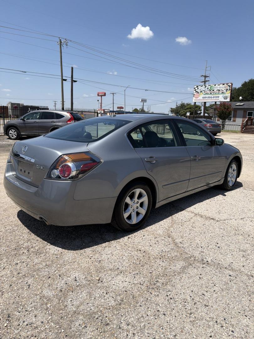 2009 Charcoal gray /Black Nissan Altima 2.5 (1N4AL21E69N) with an 2.5L L4 DOHC 16V engine, Automatic transmission, located at 1830 North Belt Line Road, Irving, TX, 75061, (469) 524-0199, 32.834373, -96.993584- Photo#3