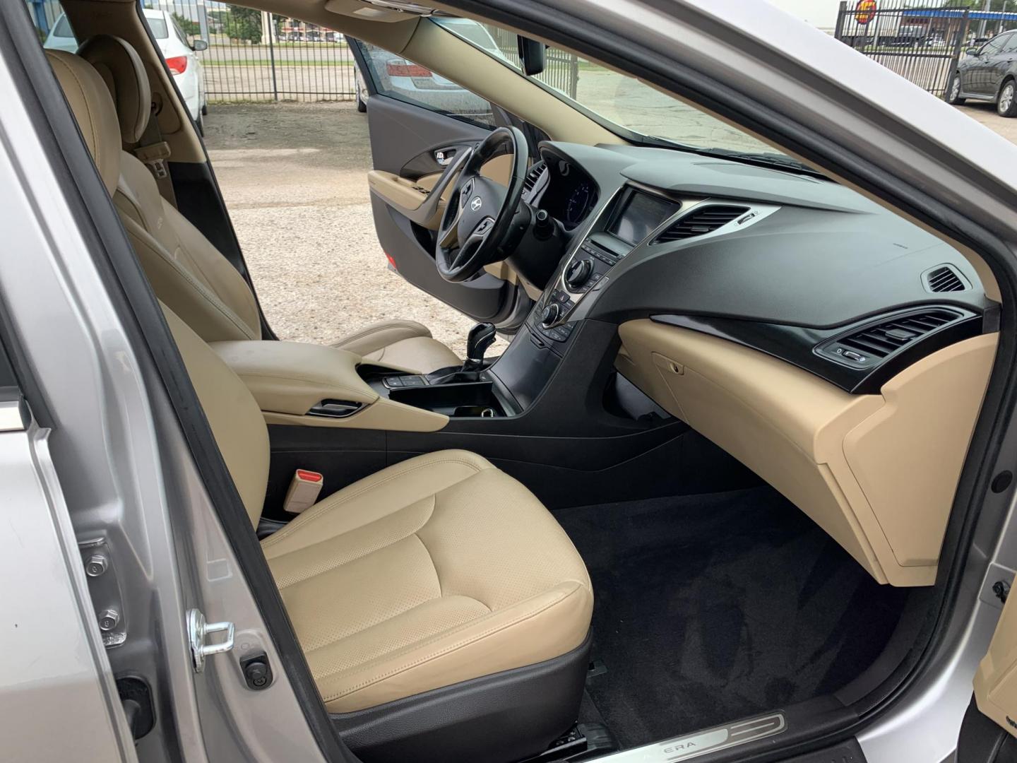 2012 Silver /Tan Hyundai Azera 3.3L (KMHFH4JG9CA) with an 3.3L V6 DOHC 24V engine, Automatic transmission, located at 1830 North Belt Line Road, Irving, TX, 75061, (469) 524-0199, 32.834373, -96.993584 - Photo#8