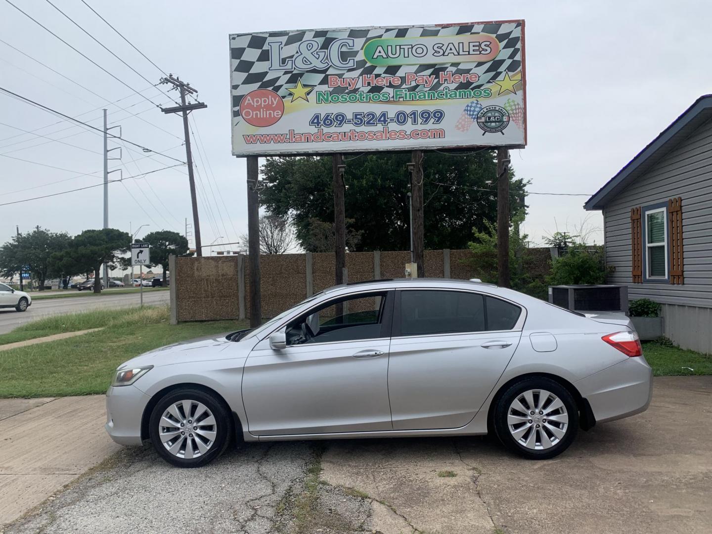 2015 Silver /Black Honda Accord EX-L Sedan (1HGCR2F81FA) with an 2.4L L4 DOHC 16V engine, Transmission transmission, located at 1830 North Belt Line Road, Irving, TX, 75061, (469) 524-0199, 32.834373, -96.993584 - Photo#0