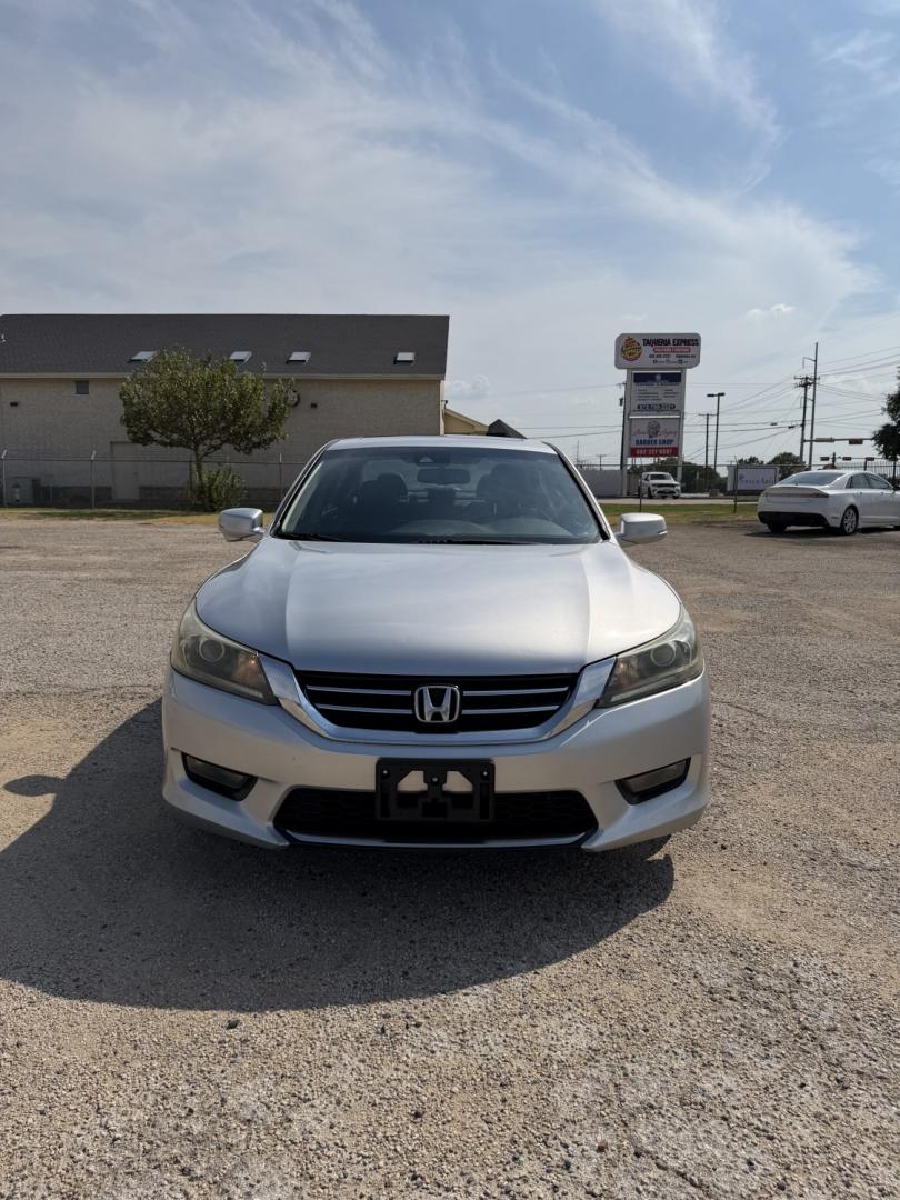 2015 Silver /Black Honda Accord EX-L Sedan (1HGCR2F81FA) with an 2.4L L4 DOHC 16V engine, Automatic transmission, located at 1830 North Belt Line Road, Irving, TX, 75061, (469) 524-0199, 32.834373, -96.993584- Photo#1